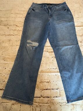 Judy Blue Medium Blue Wide-Leg Distressed Jeans 90s fit